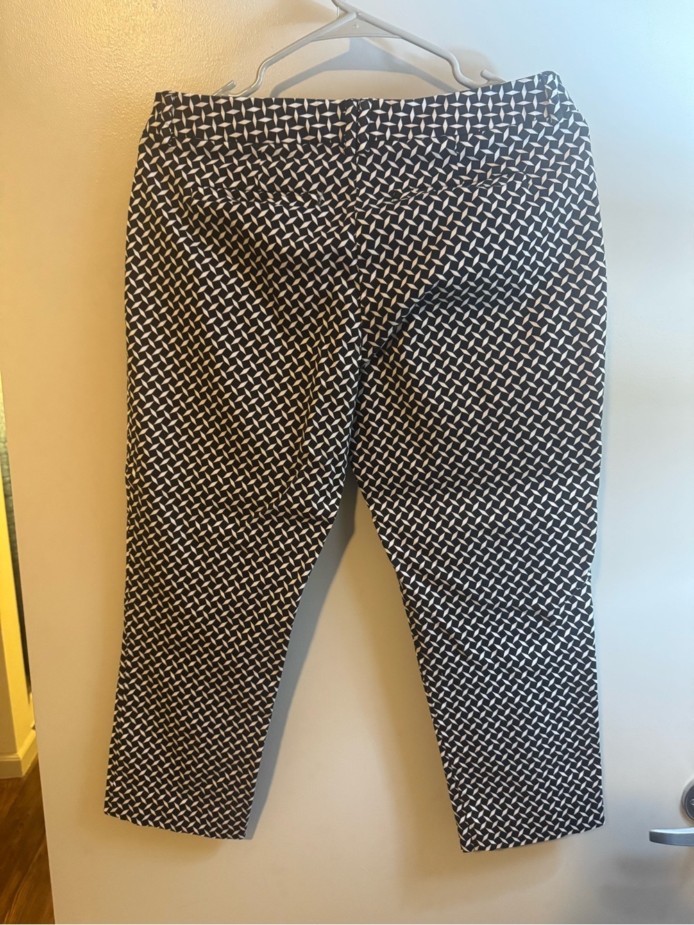 New York & Company Black and White Geometric Girls' Stretch Pants - Picture 4 of 5